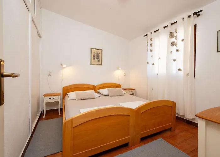 Bok Διαμέρισμα Τρογκίρ