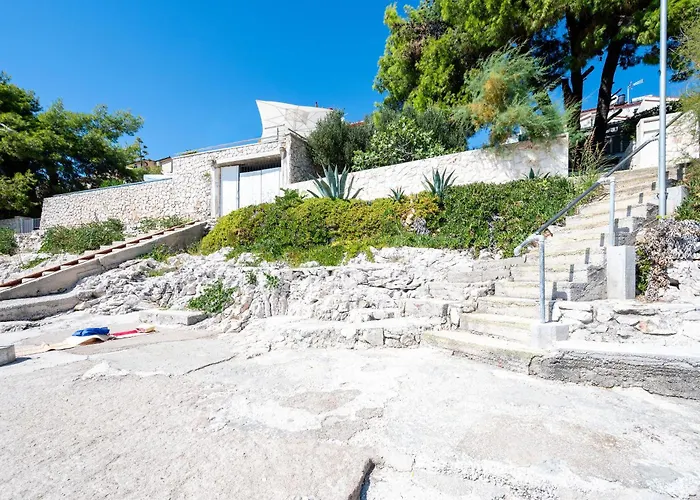 Bok Διαμέρισμα Τρογκίρ